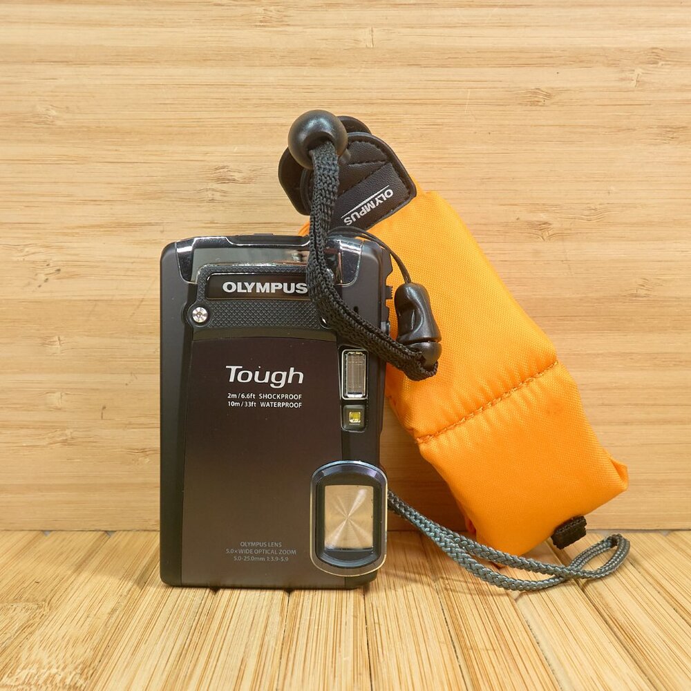 Olympus Tough TG-820 iHS 12MP Digital Camera Black / Waterproof / Tested